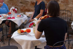 Jeder Tag startete mit einem leckeren Frühstück auf dem Podere Acquarello. Foto © Maren Lickert